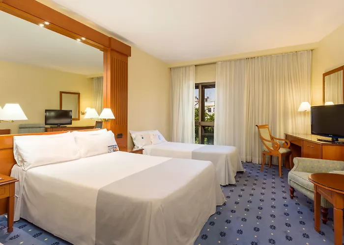 Hotel Exe Macarena 4*