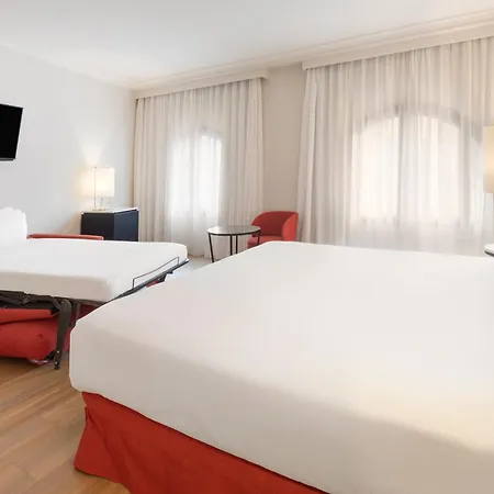 Hotel Exe Macarena 4*